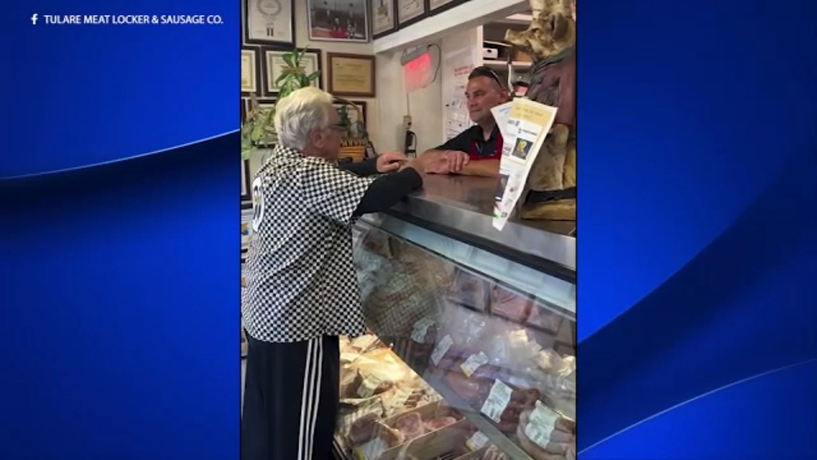 Barry Weiss from 'Storage Wars' makes stop in Tulare