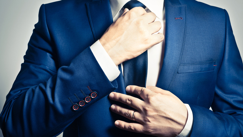 Students kicked of out job fair for blue suits