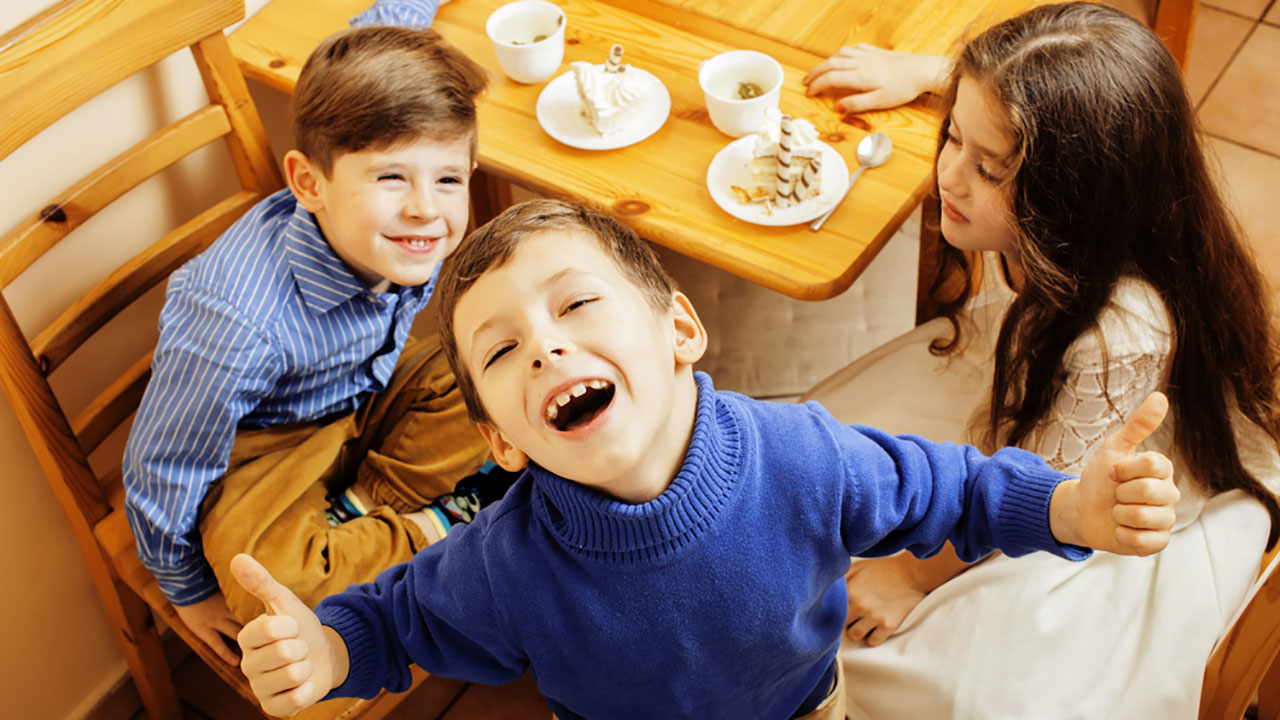 Restaurant rewards family for having well-behaved children while dining