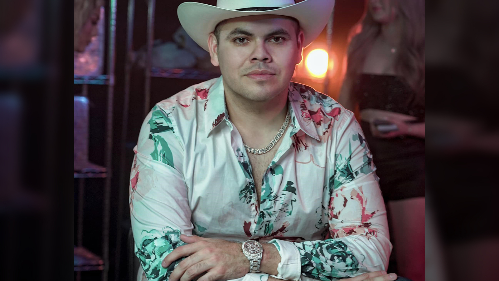 Ernesto Barajas, lead singer of the musical group 'Enigma Norteño,'  murdered in Mexico - ABC7 Los Angeles