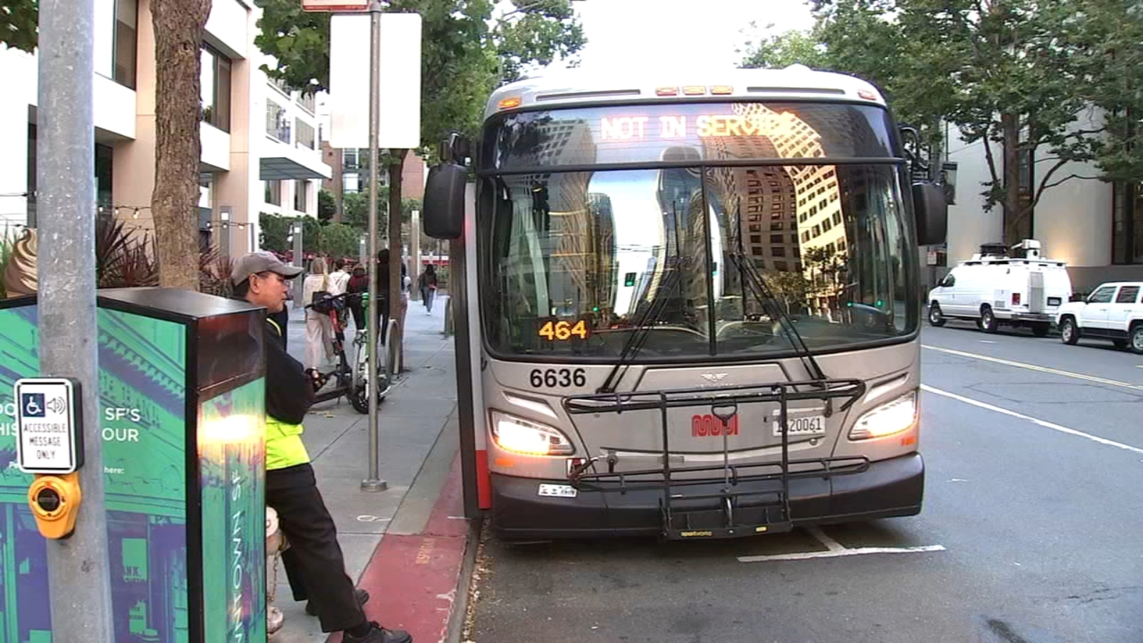 SF Muni bus drivers must now get special bathroom breaks approved, with no eating or phones allowed