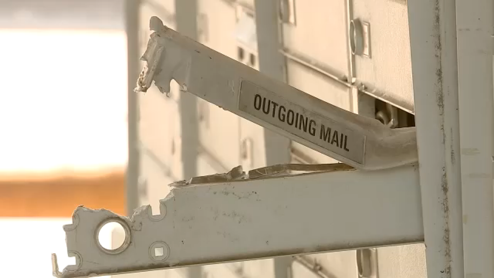 Broken mailboxes at Richmond apartment complex deliver frustrations for some tenants