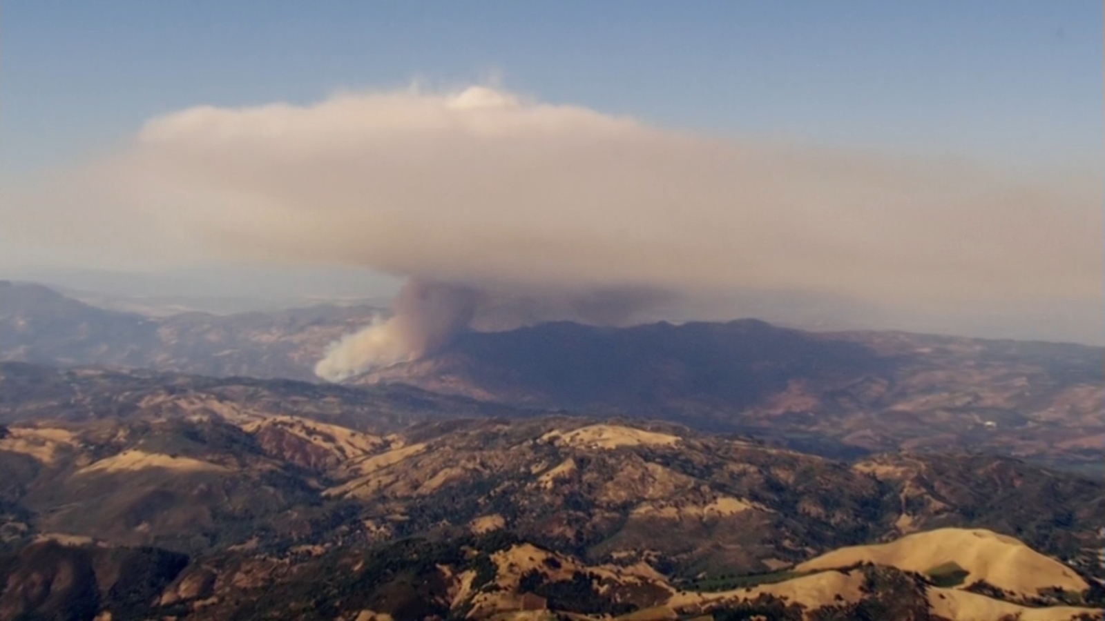 LIVE: Crews responding to brush fire near Pickett Road in Calistoga; evacuations ordered
