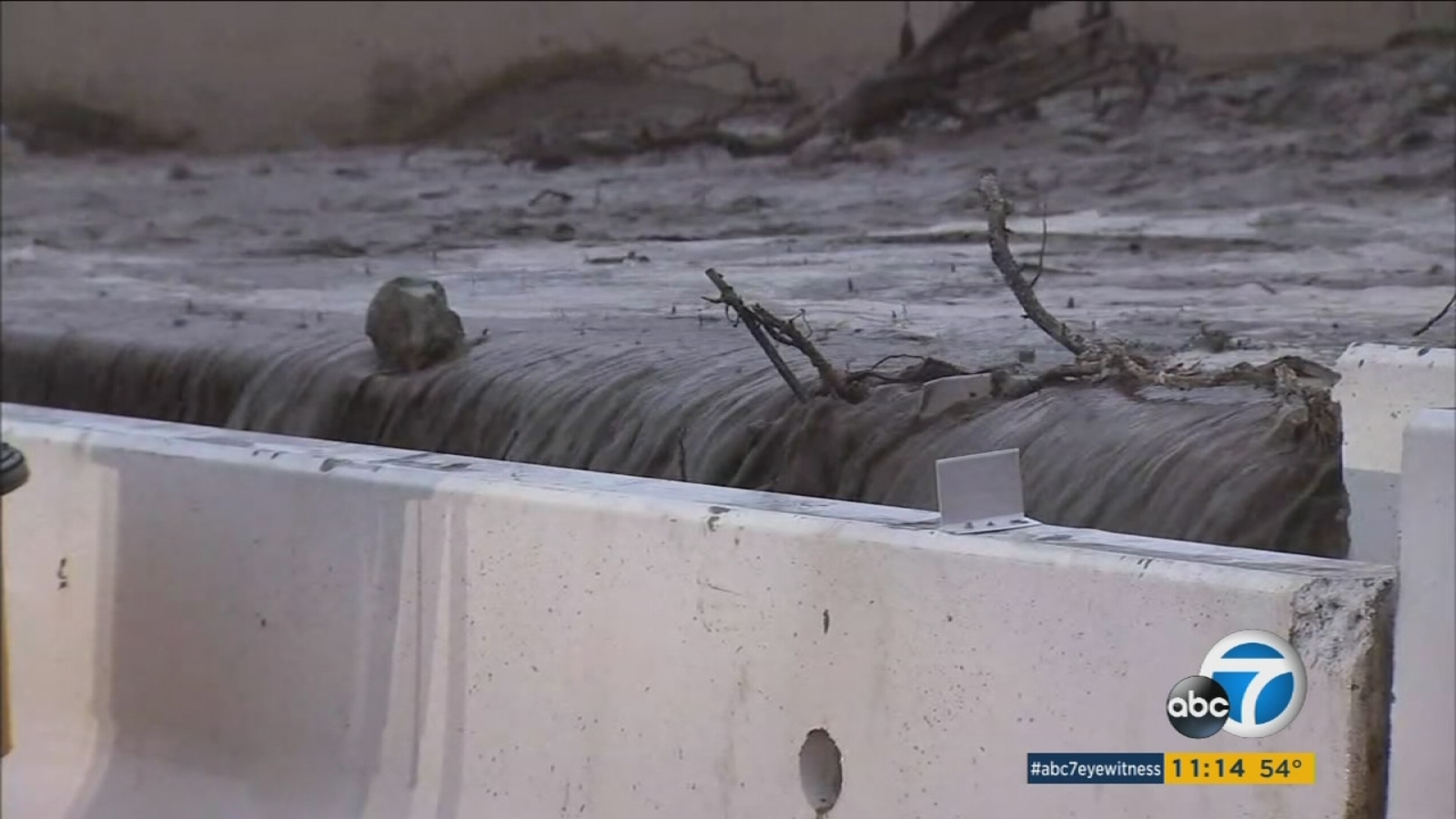 Duarte issues mandatory evacuations, Camarillo Springs issues voluntary
