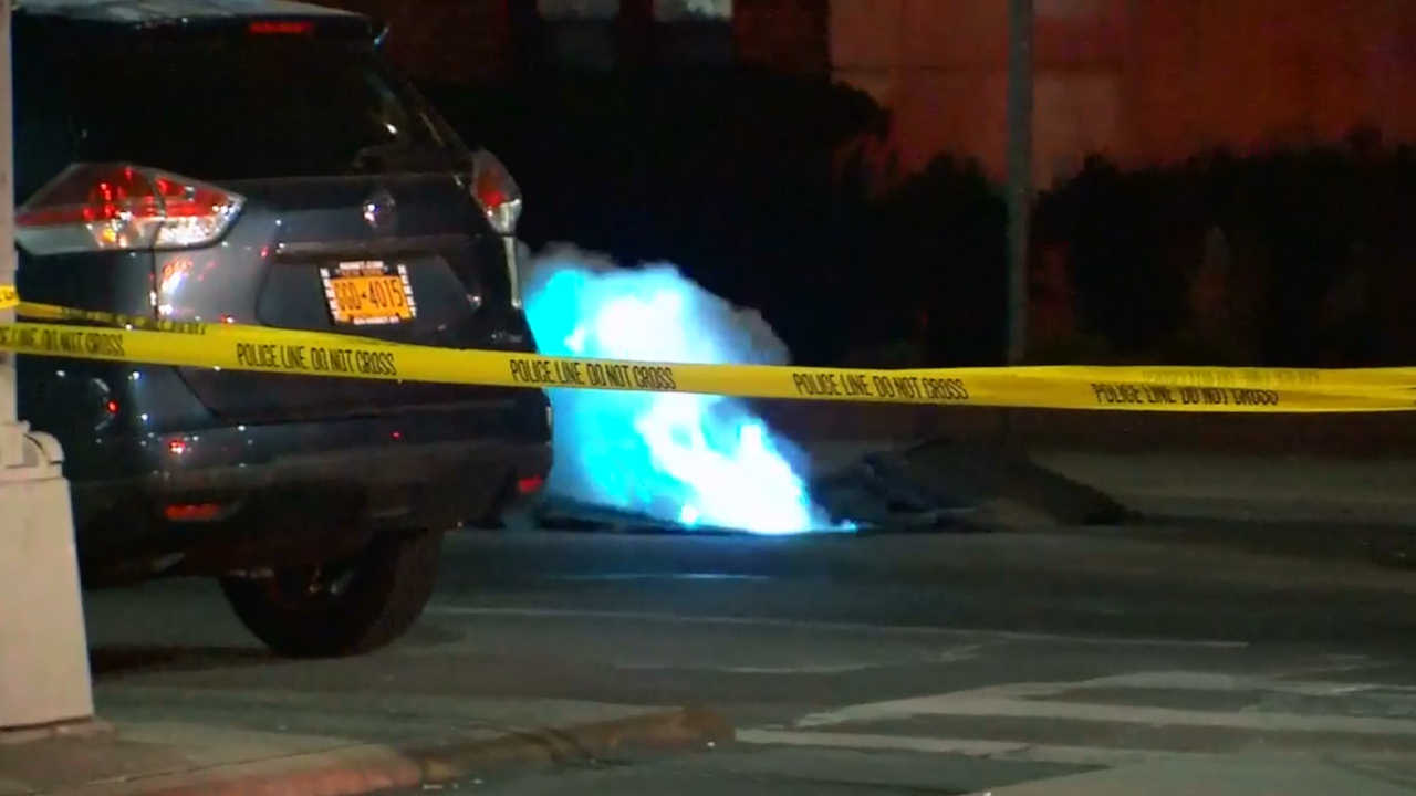 Manhole fire causes loud noise, shakes buildings in Forest Hills