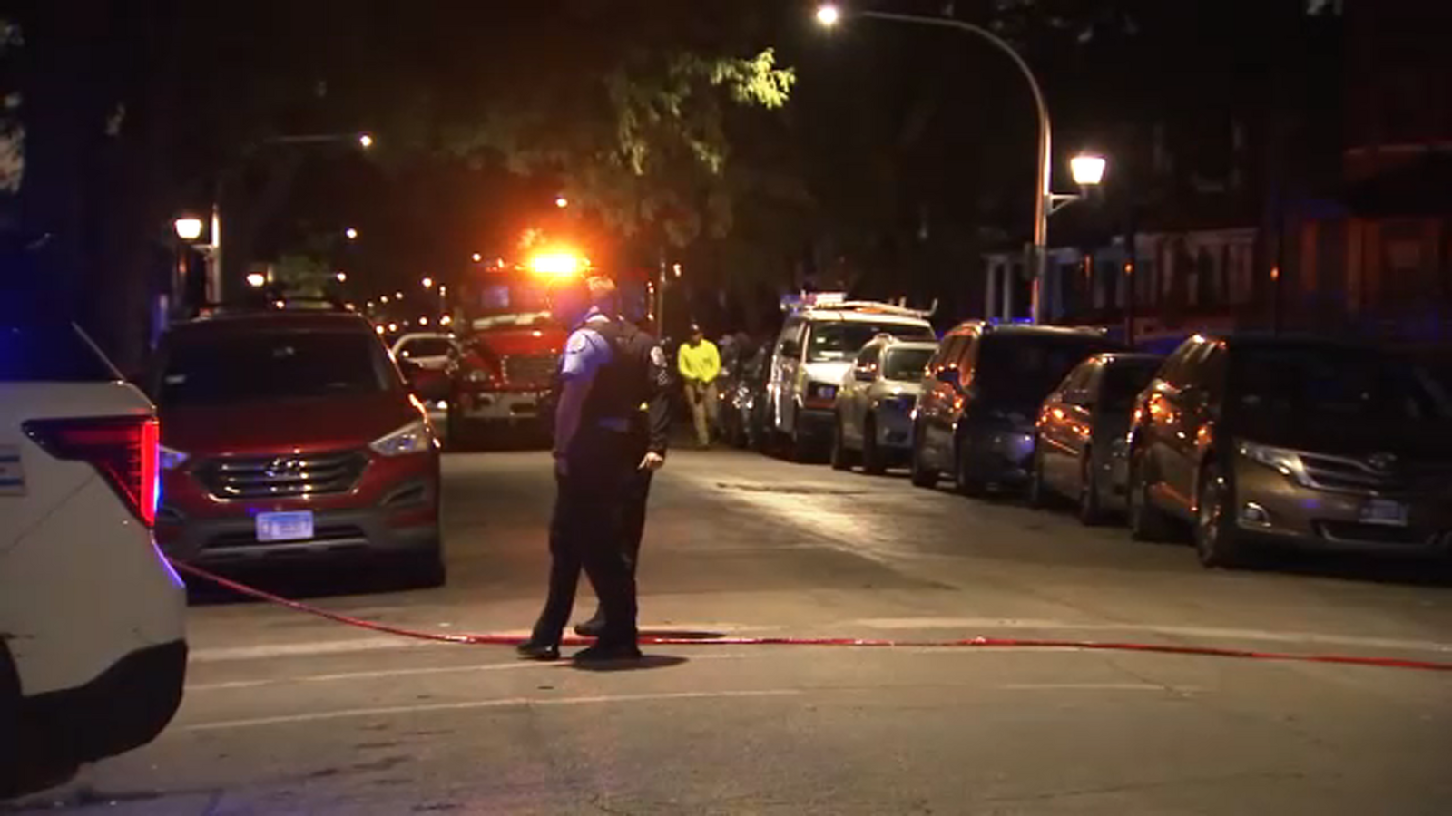 Deadly shooting leads to SWAT scene in South Austin, Chicago police say suspect in custody
