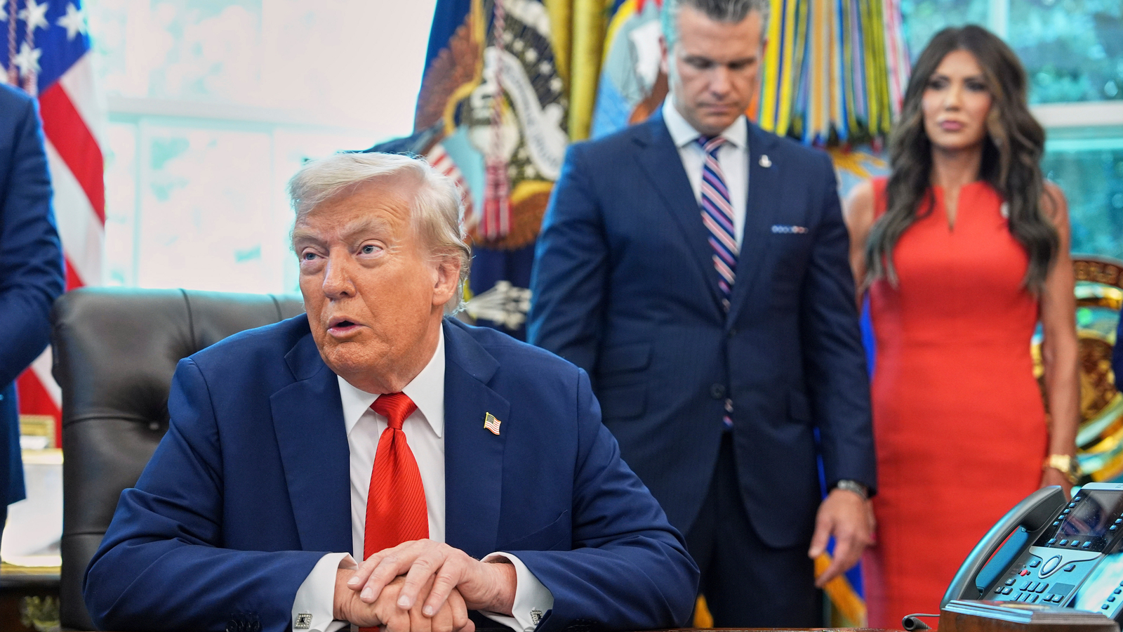 Trump signs executive orders targeting cashless bail | LIVE