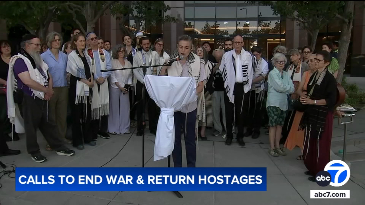 Rabbis call for end to war in Gaza during LA rally