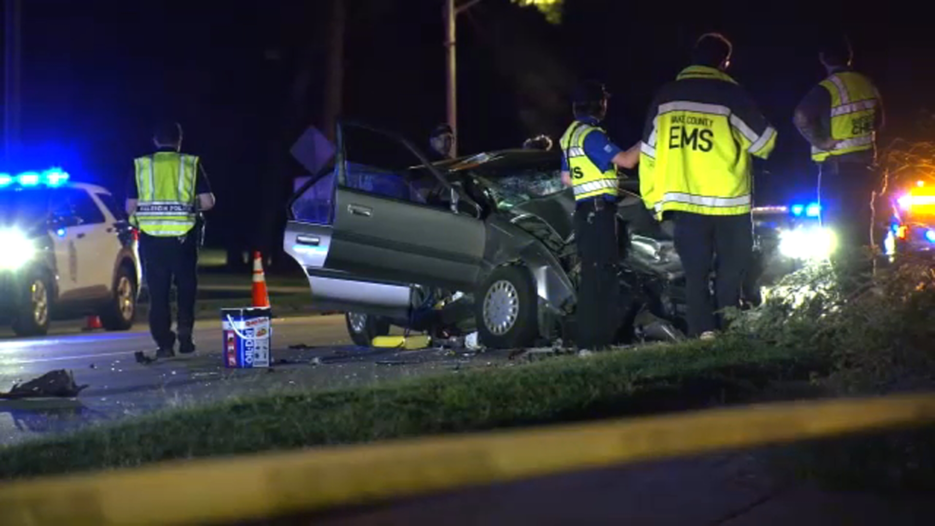 Raleigh traffic | Serious two-car crash closes stretch of Falls of Neuse -  ABC11 Raleigh-Durham
