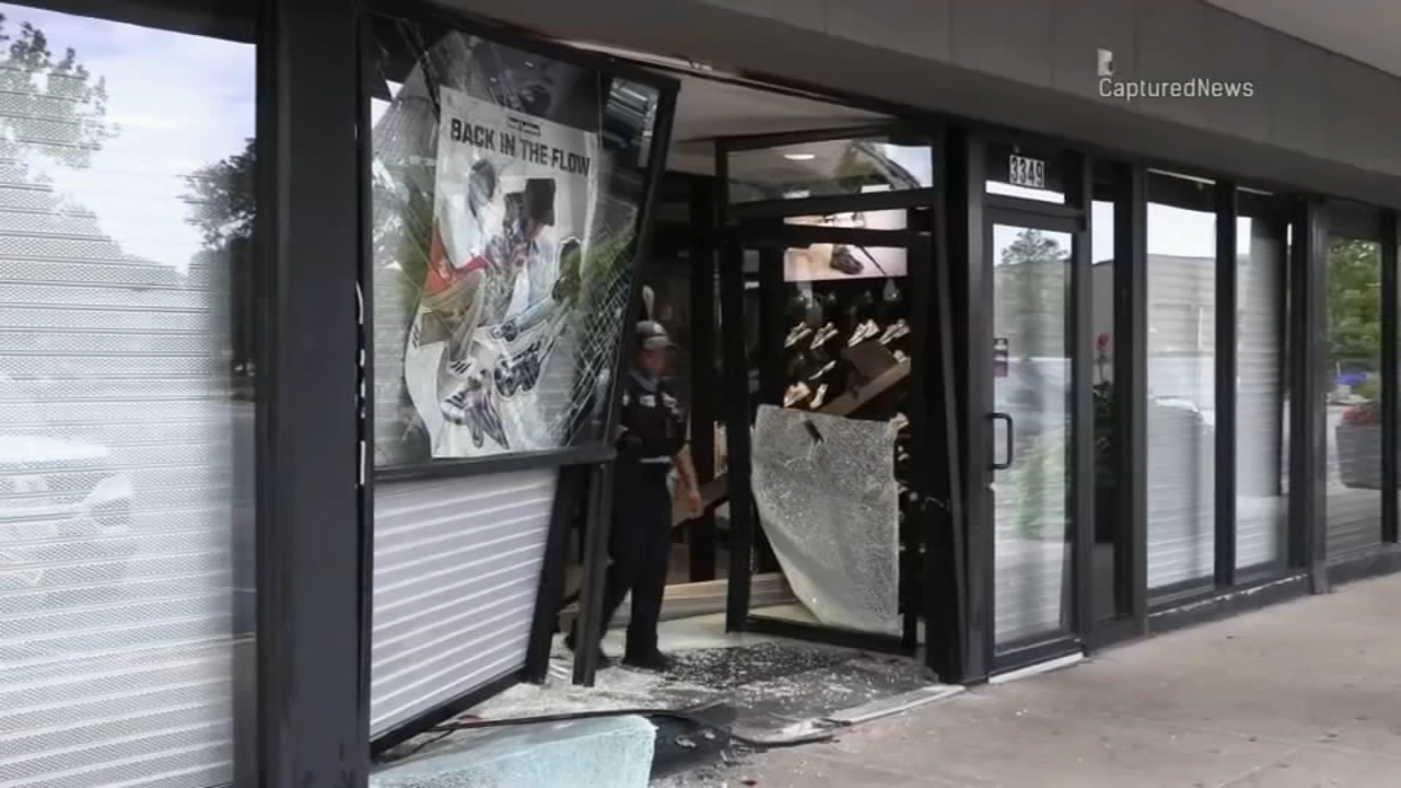 CPD links 2 of 3 recent crash-and-grabs at Foot Locker stores
