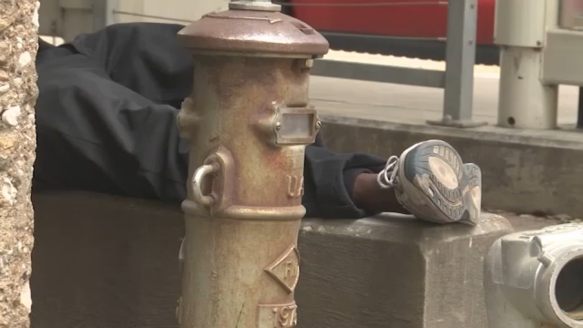 Northwest Houston residents voice concerns over rise in homelessness along White Oak Bayou