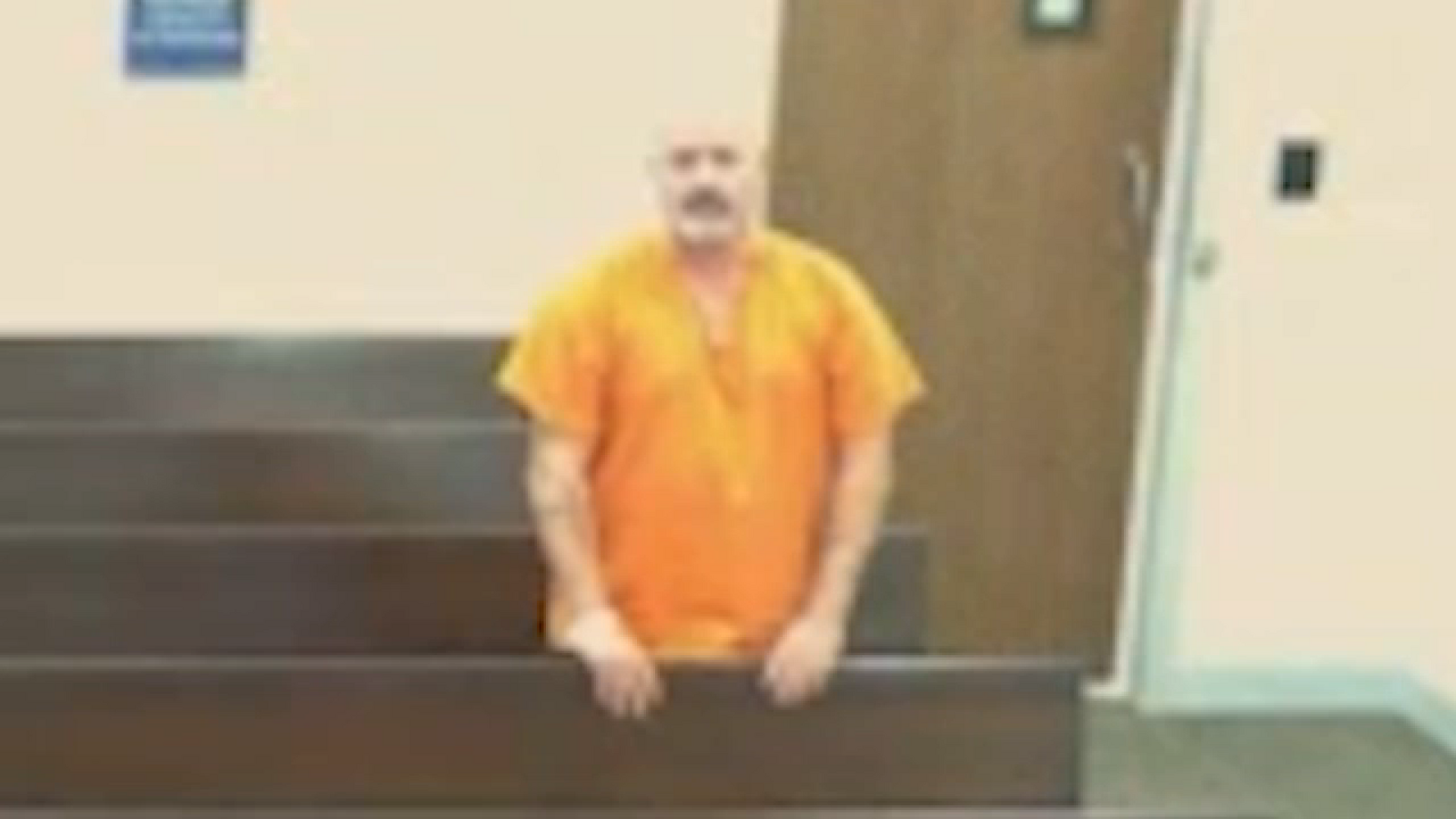 Houston police sergeant accused of threatening woman with gun, then assaulting her again, docs say