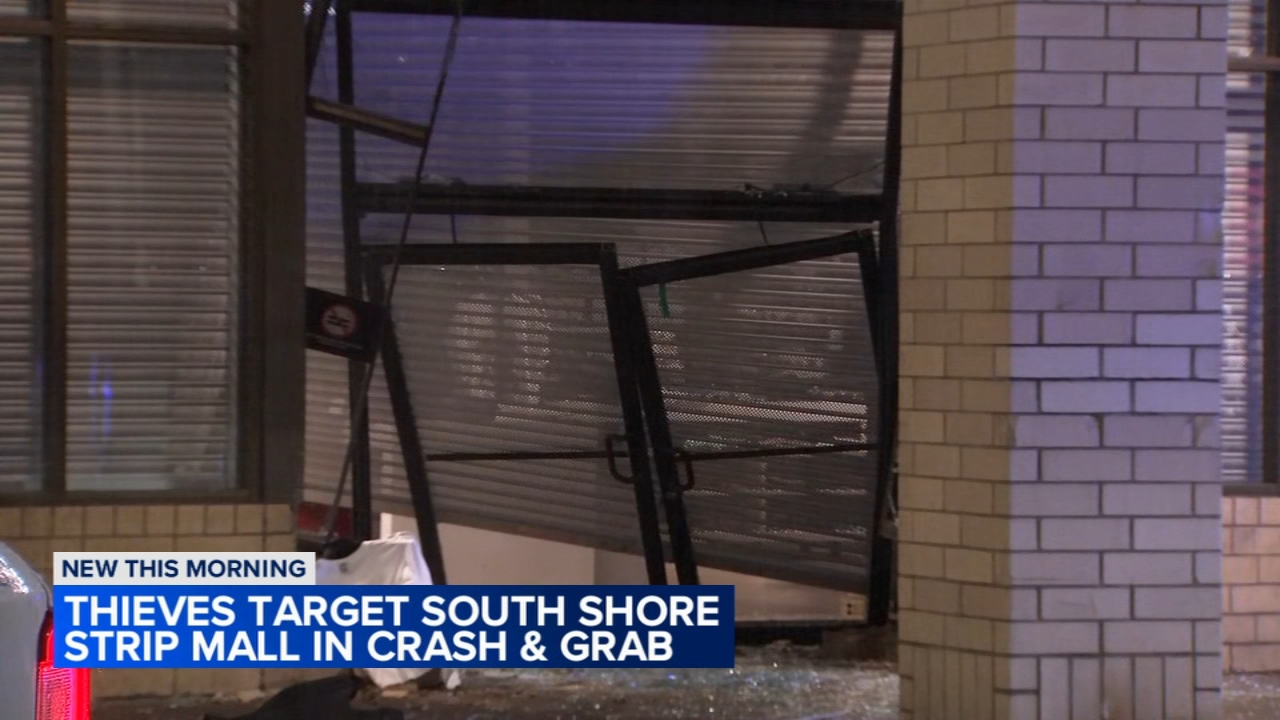 Thieves break into South Shore business: CPD