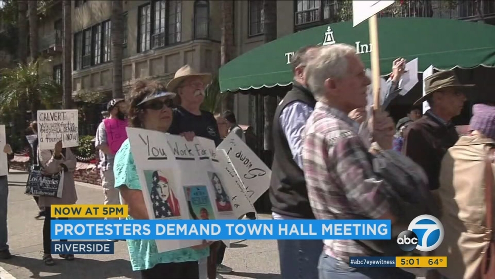 Protest held outside congressman's fundraiser in IE