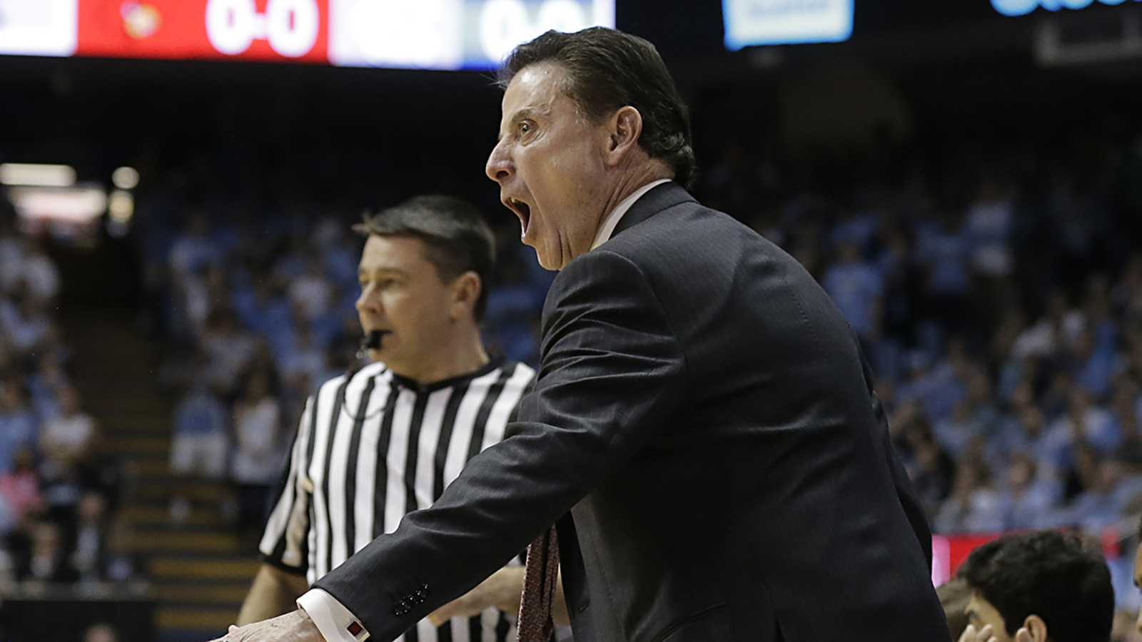 Unc Fan Ejected After Exchange With Louisville Coach Rick Pitino Abc11 Raleigh Durham