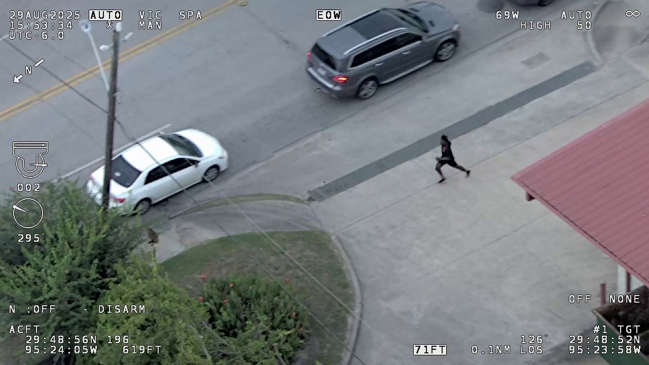 Chas in The Woodlands after heist leads to chain reaction crash