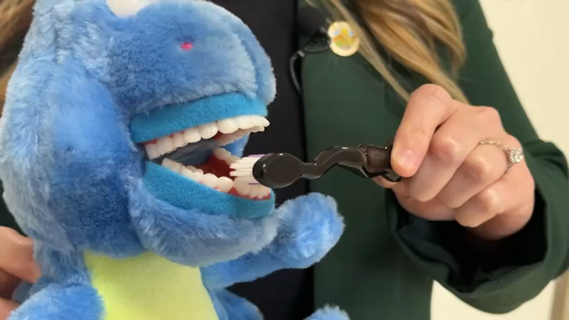 Teaching young children good dental hygiene