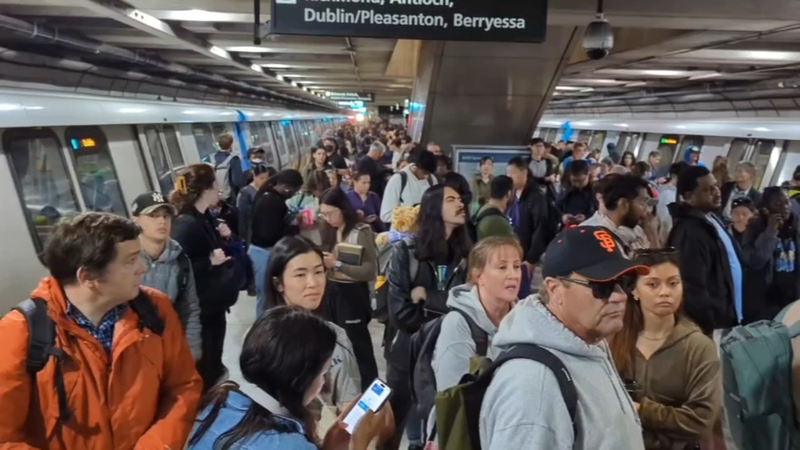 BART train brakes overheat, leading to delays, confusion in Transbay Tube during Friday rush hour