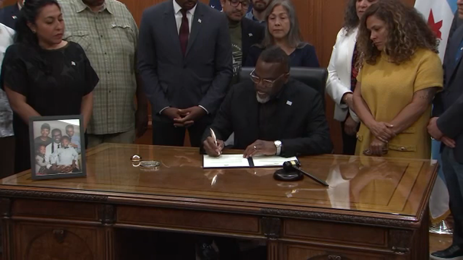 Chicago immigration news: Brandon Johnson executive order targets Donald Trump’s crackdown, possible National Guard deployment