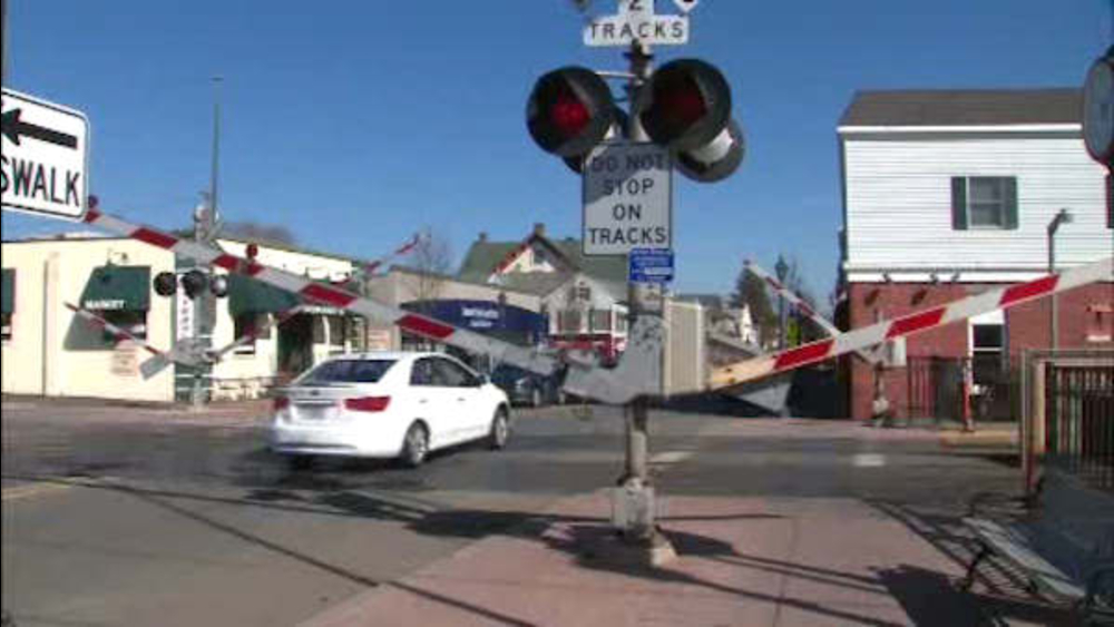 Warning about dangerous rail crossing in Ramsey