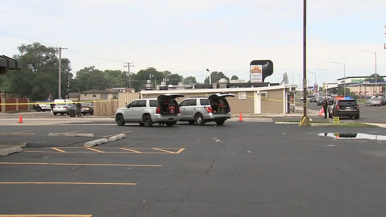 1 killed, 4 injured in south suburban shooting: police