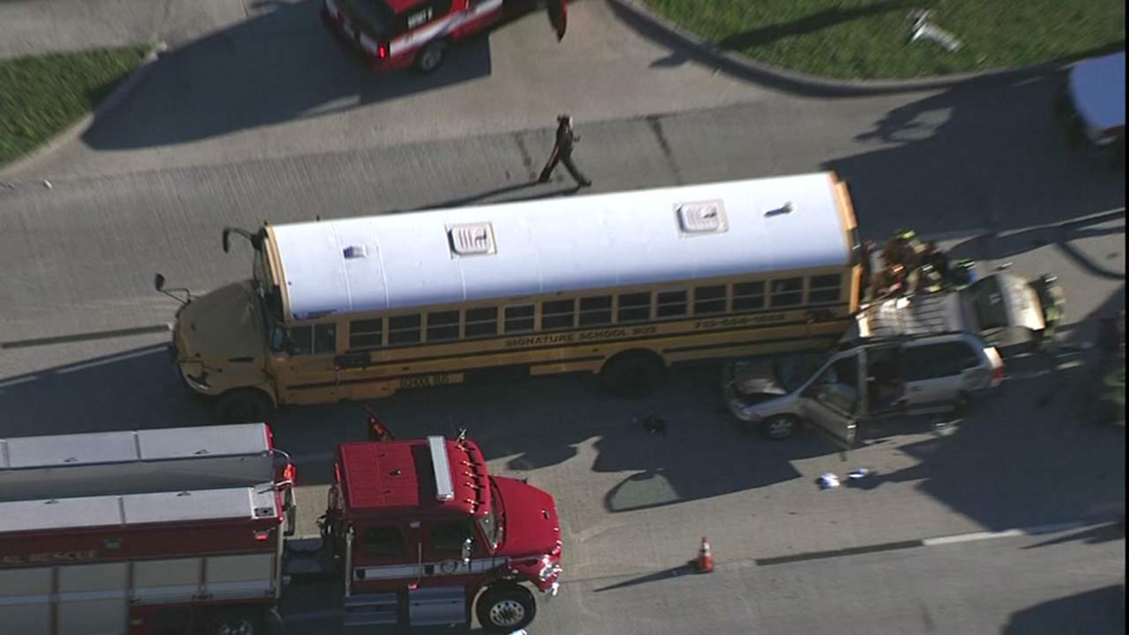 School bus involved in crash along N. Loop feeder road - ABC13 Houston