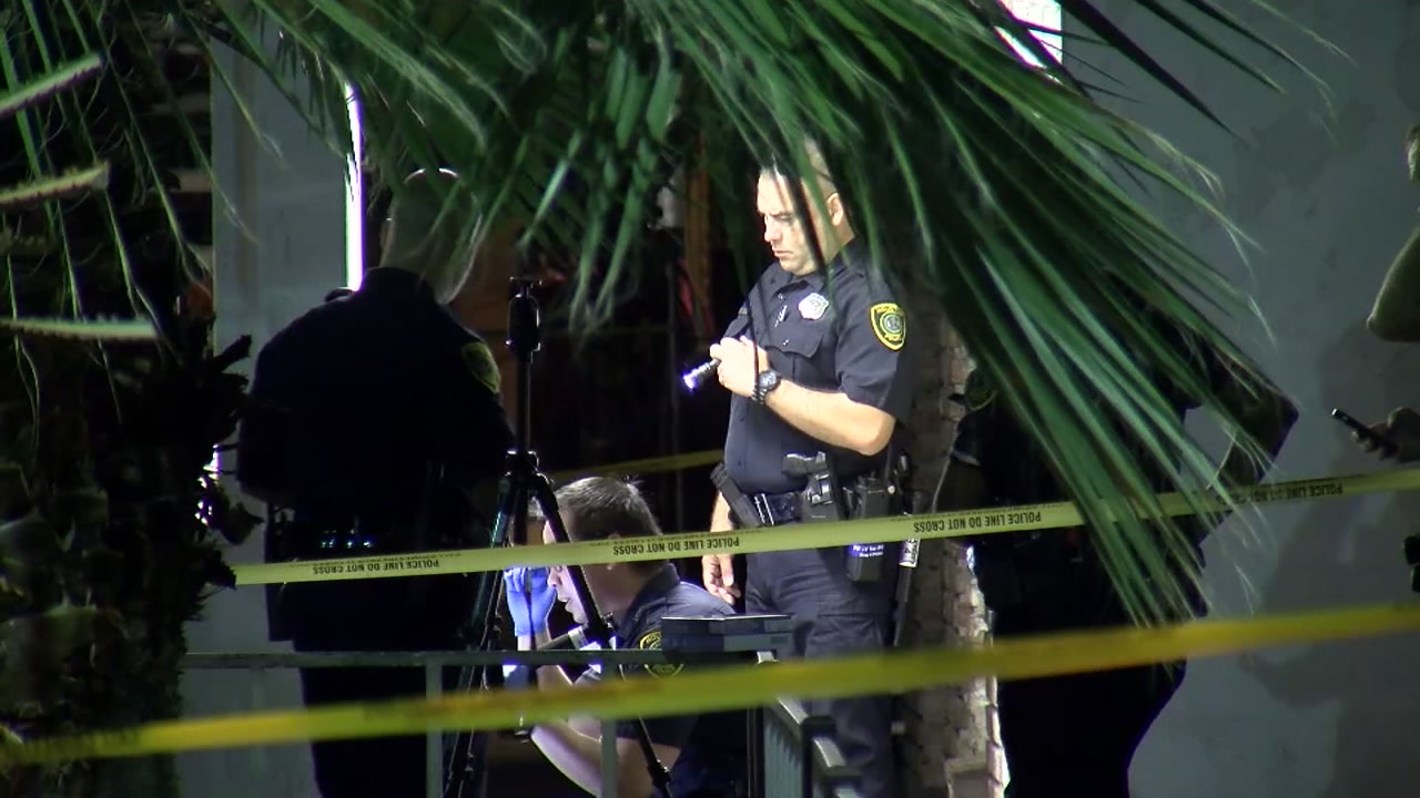 Teen found shot to death at SW Houston apartment