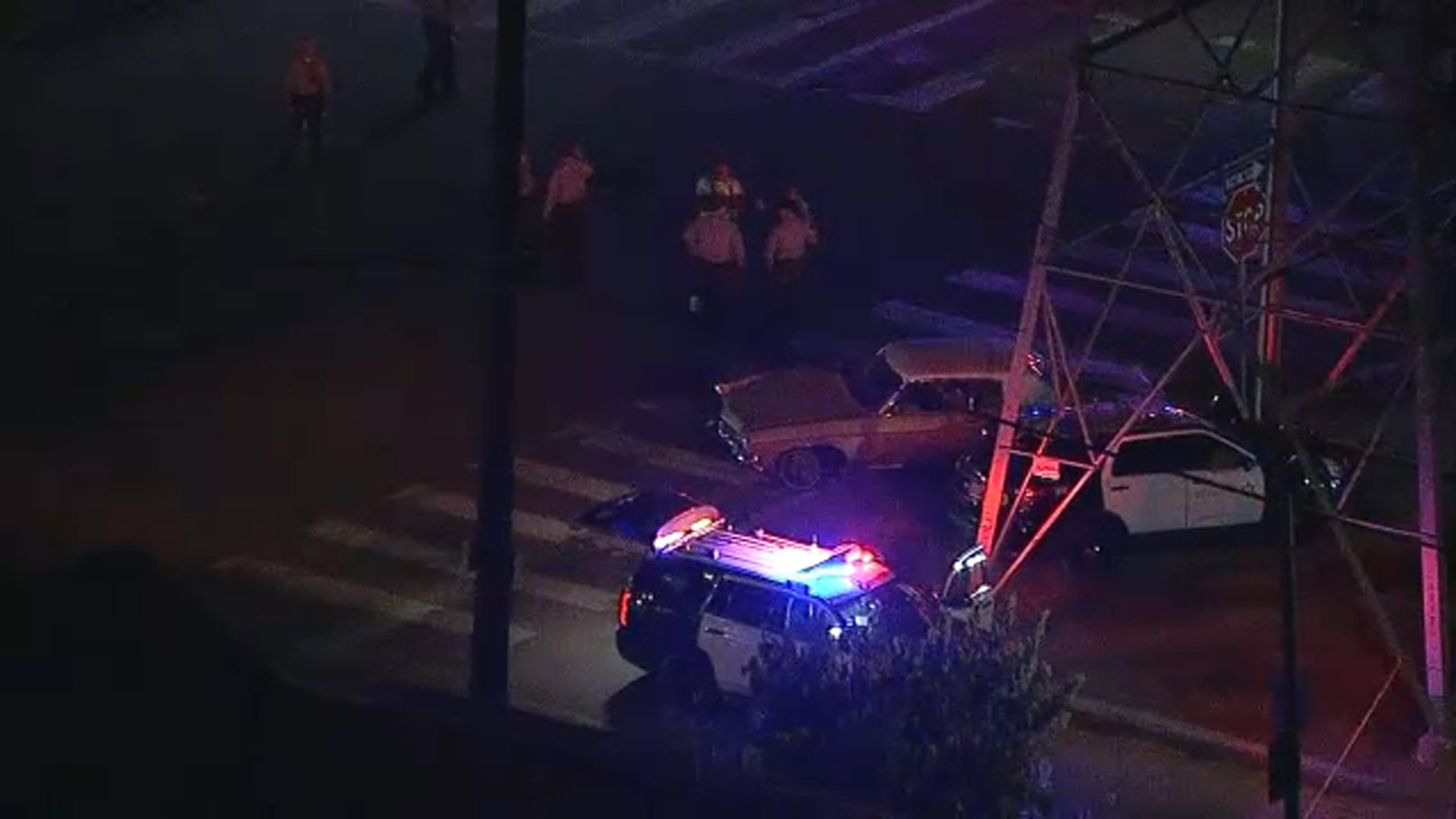 2 deputies hurt in hit-and-run crash in South LA