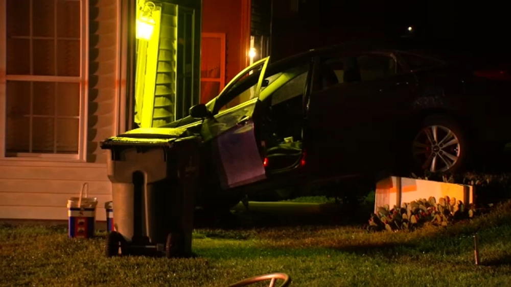 Car crashes into house in Southeast Raleigh