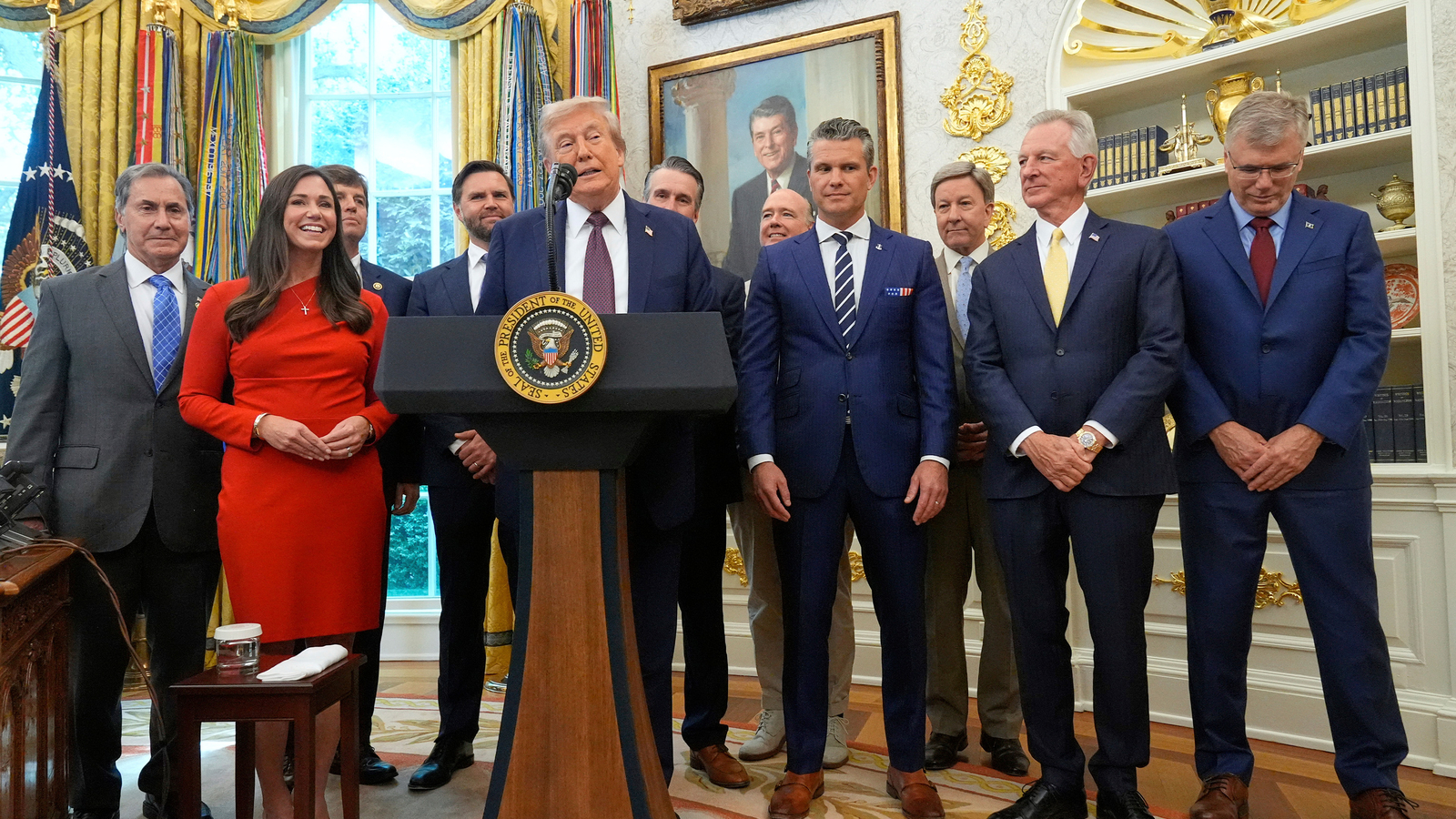 President Trump makes Oval Office announcement, announces Space Command moving to Alabama