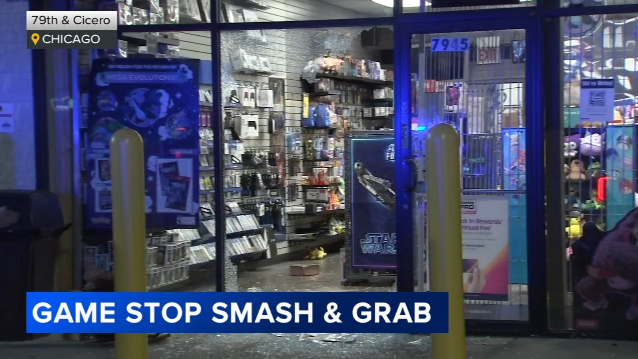 CPD investigating apparent smash-and-grab at Southwest Side GameStop