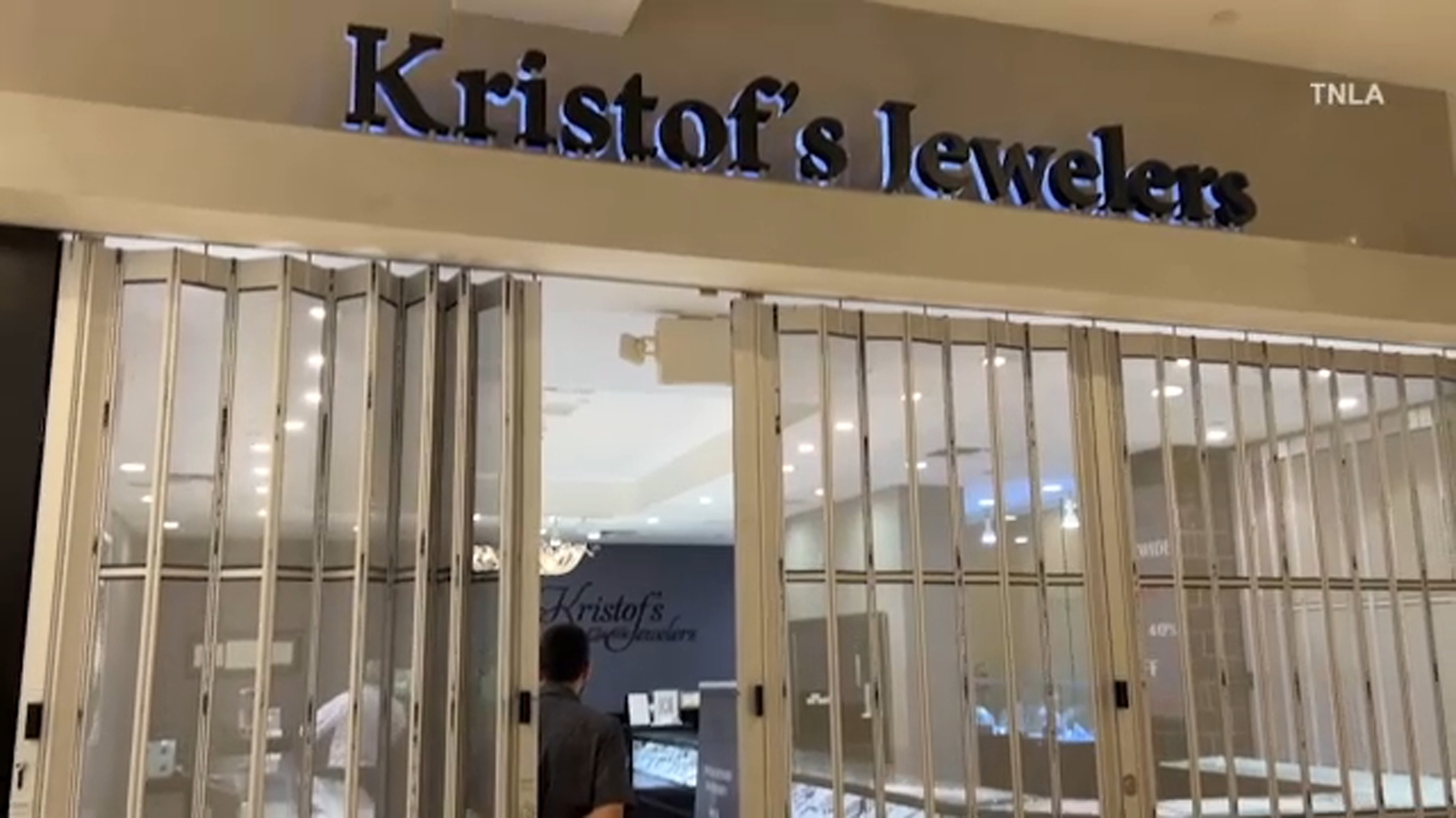 Who Are the Suspects in the Sherman Oaks Jewelry Store Smash-and-Grab?