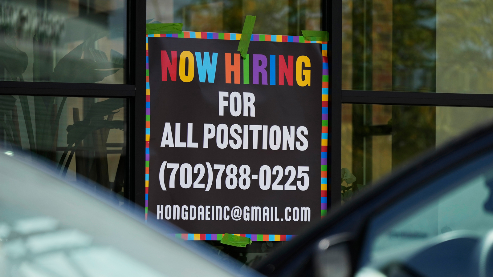 Applications for U.S. jobless benefits rise last week but remain in healthy range of past few years