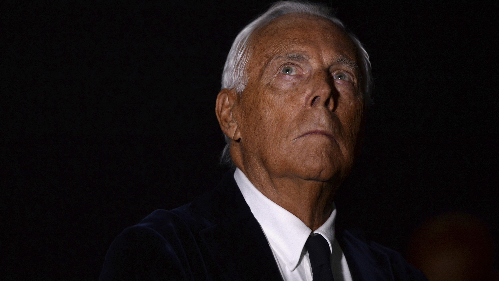 Fallece el diseñador de moda italiano Giorgio Armani a los 91 años - ABC7  New York