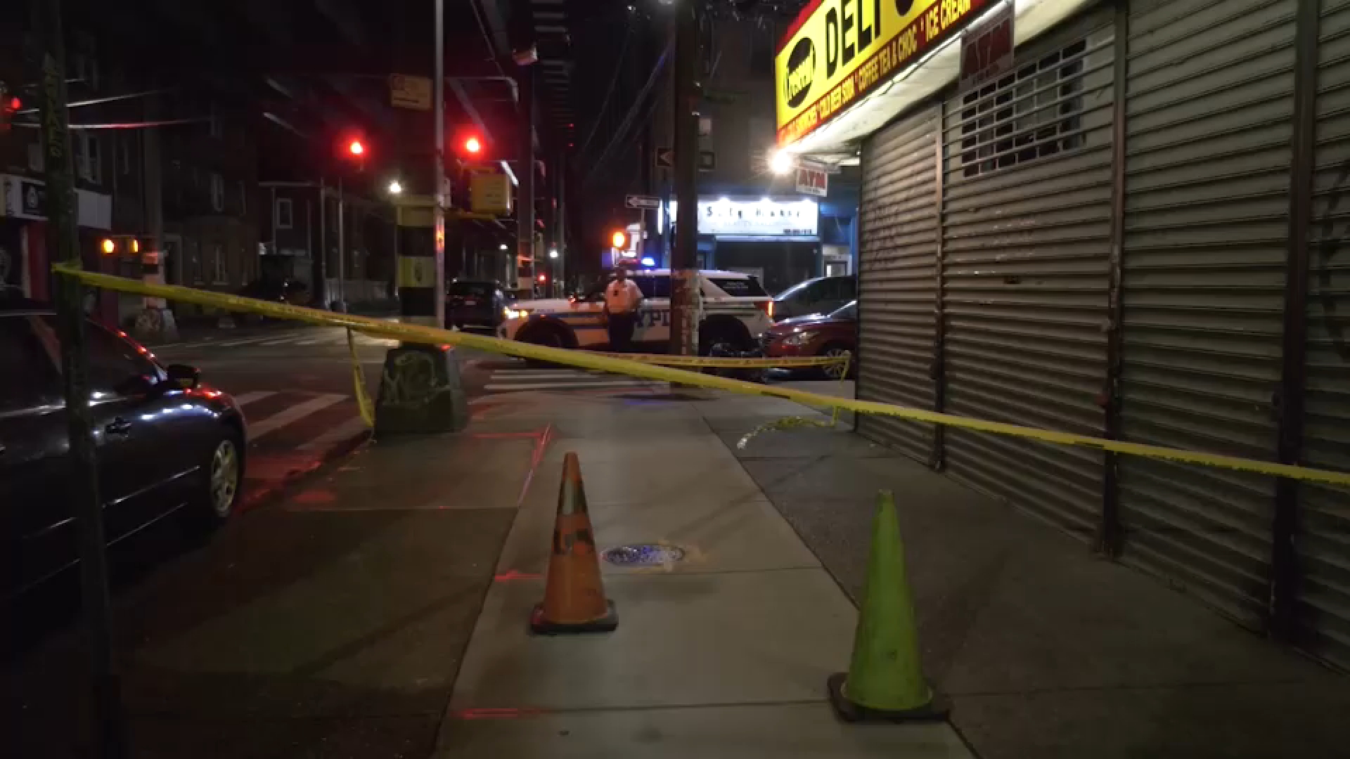 Search for suspect in double stabbing in Brooklyn