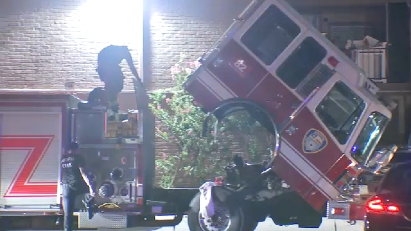 16 units damaged during fire at apartment complex on Dumfries Drive in ...
