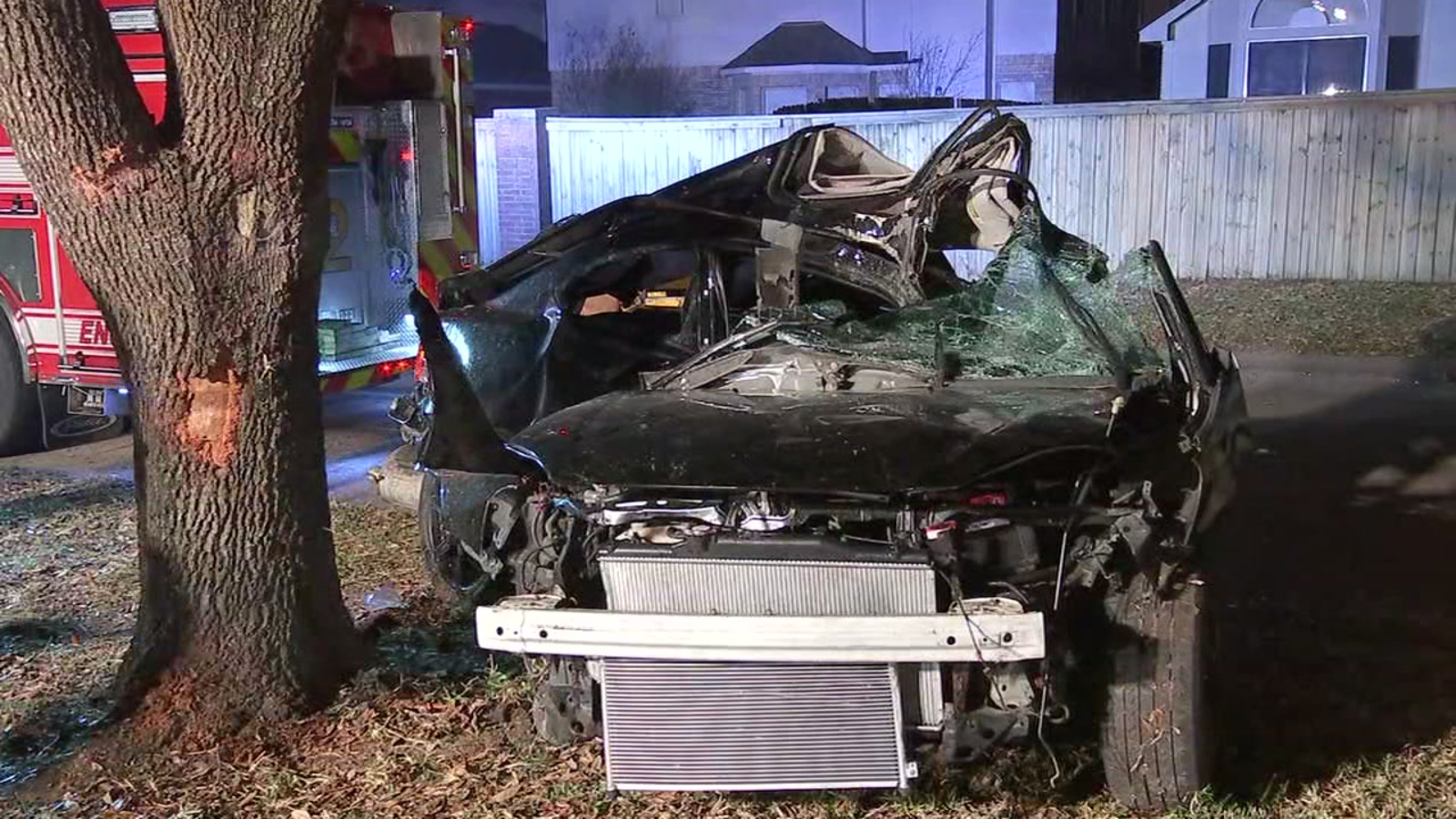2 dead after car slams into tree in southwest Harris County - ABC13 Houston