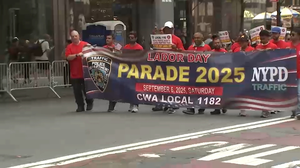 NYC mayoral candidates appear at Labor Day Parade