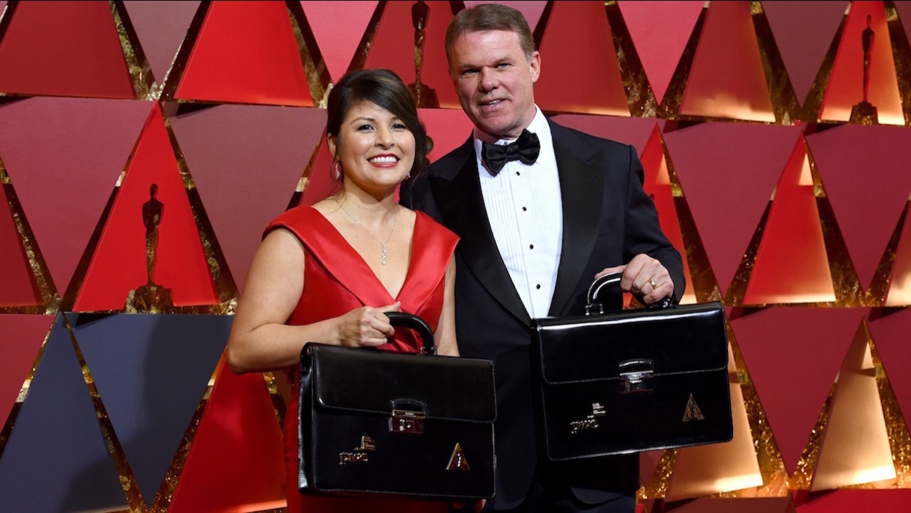 Pricewaterhousecoopers Partners Fired From Oscars After Best Picture Mix Up Abc7 San Francisco