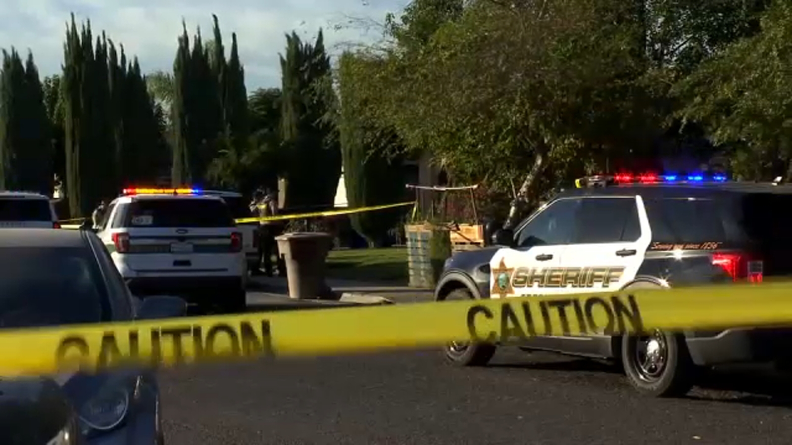 Man airlifted to hospital after being stabbed in Fresno County, deputies say