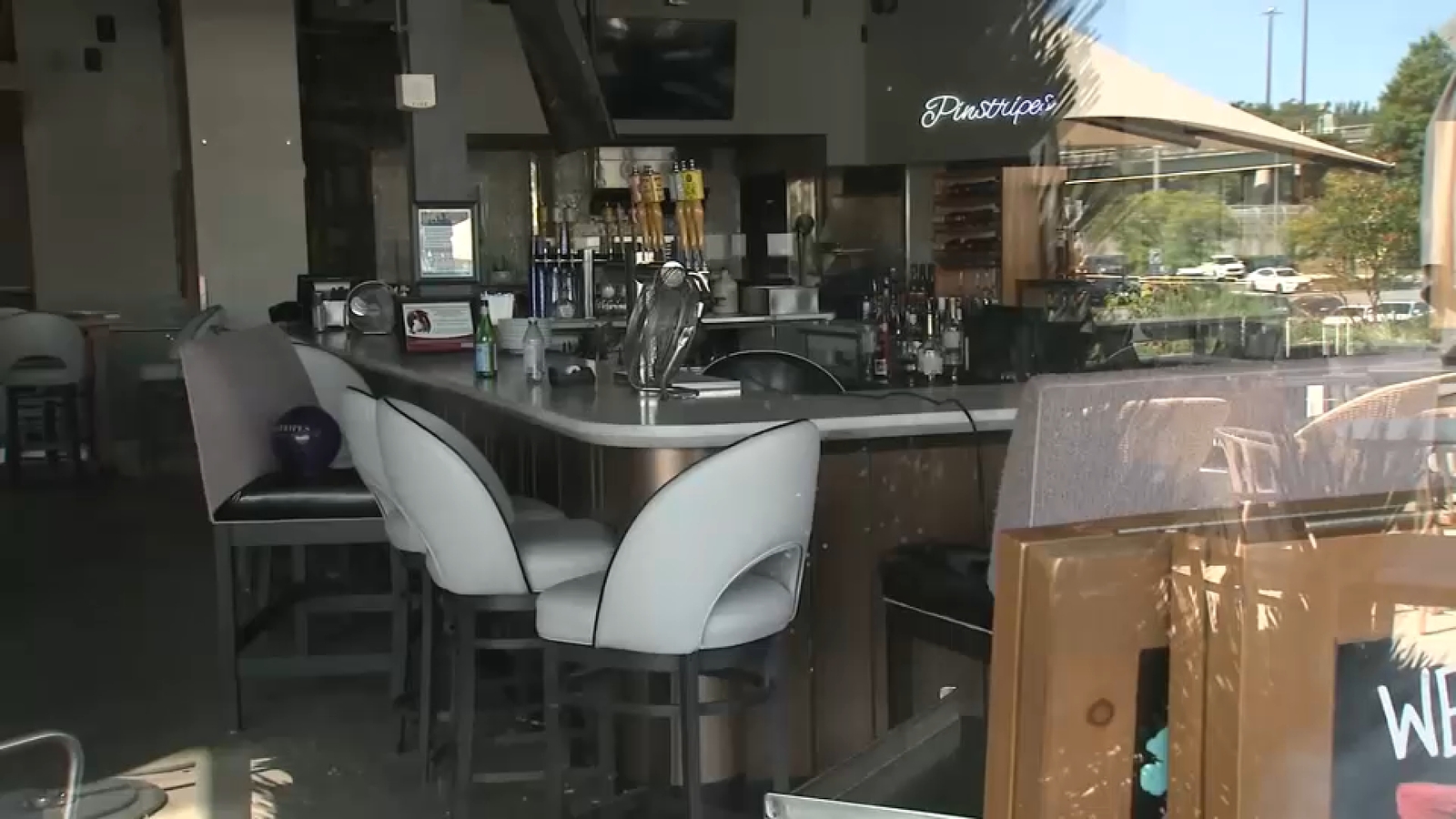 Popular entertainment venue 'Pinstripes' closes two local locations ...
