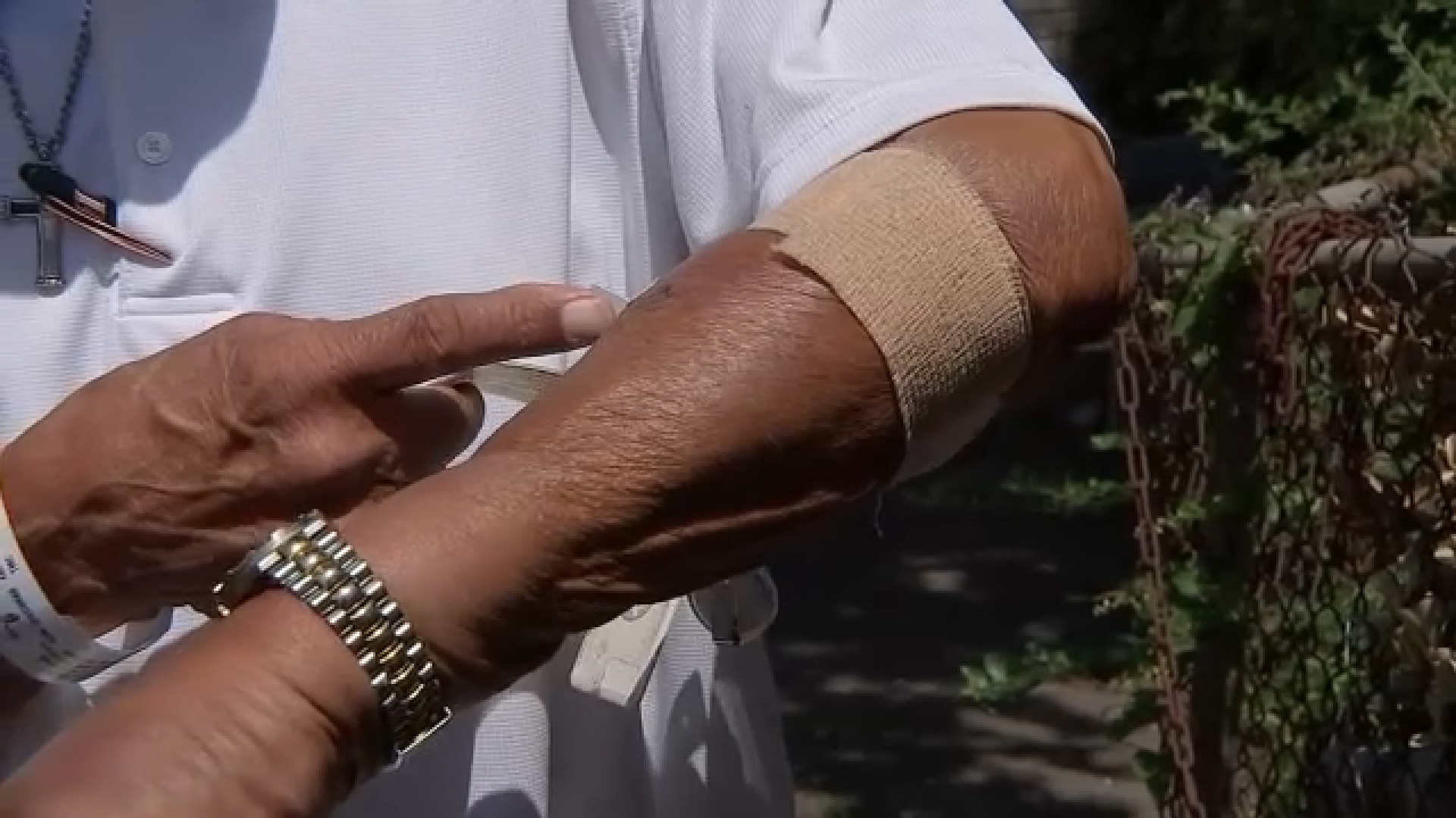 'I wasn't going to let him win': 92-year-old HISD crossing guard says he was assaulted while working