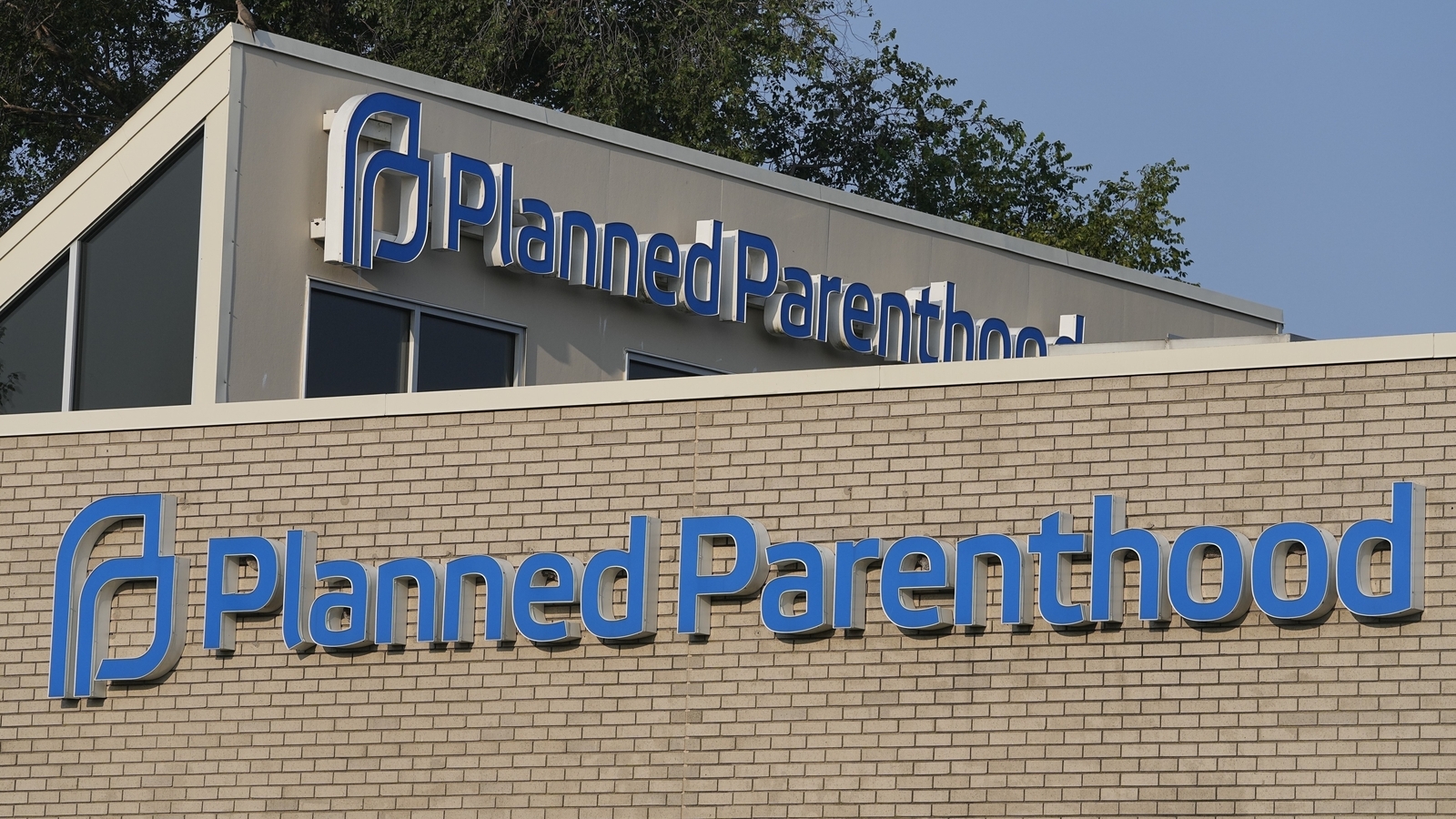 Appeals court allows Trump's administration to block Medicaid funds to Planned Parenthood