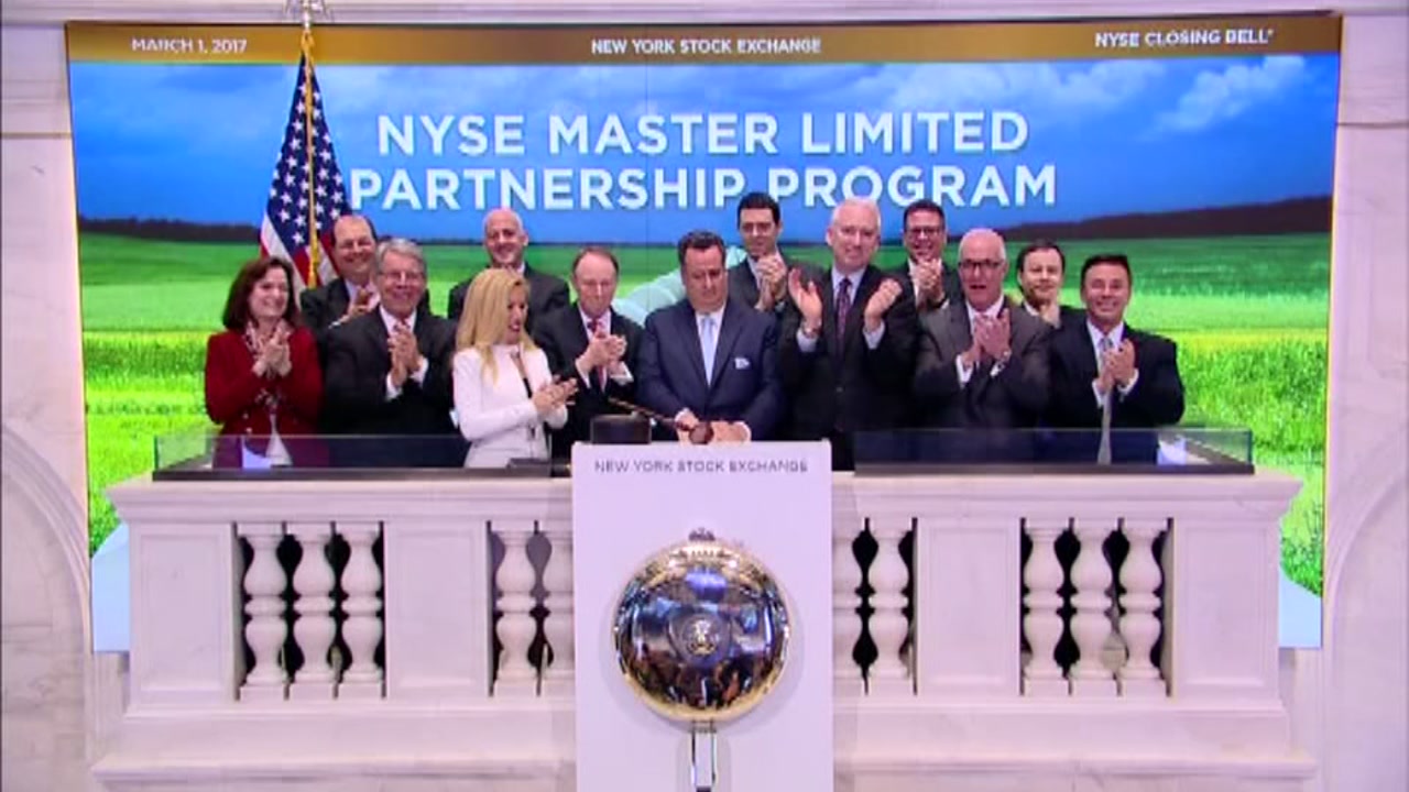 Dow Jones closes up 21,000 points