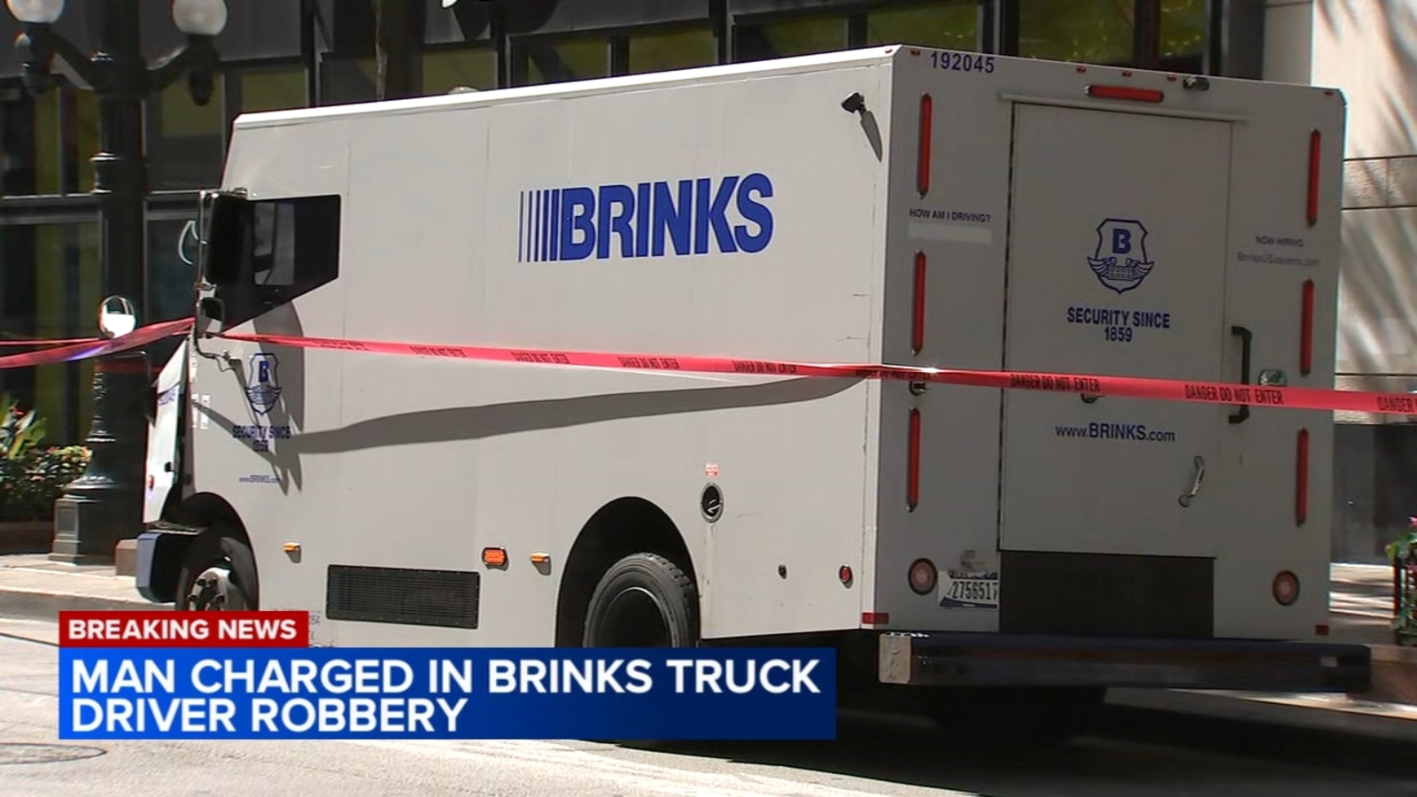 Chicago shooting: Dajon Harris charged, shot by security guard during ...