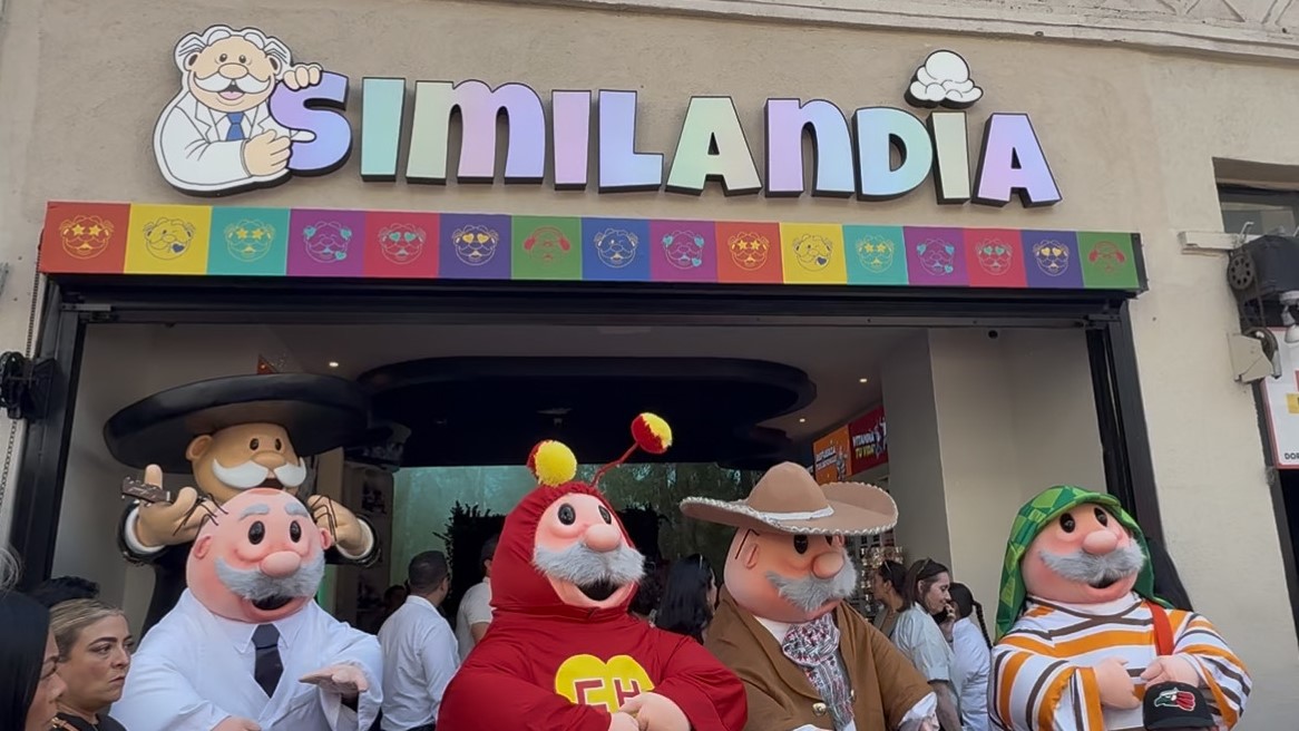 Mexican pharmacy chain brings 'Similandia' and Dr. Simi to Hollywood