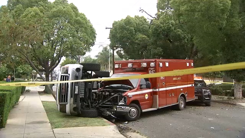 Man stole ambulance from fatal stabbing scene before chase, police say