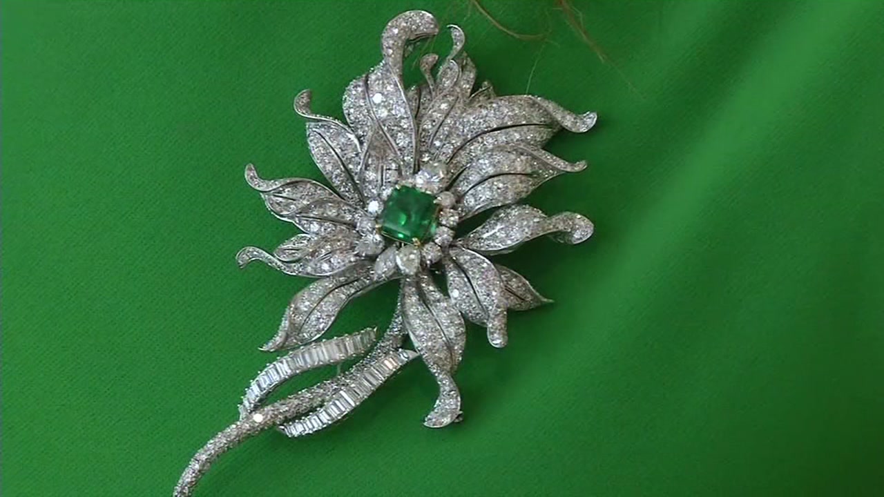Jewelry sale brings dazzling, expensive pieces to San Francisco