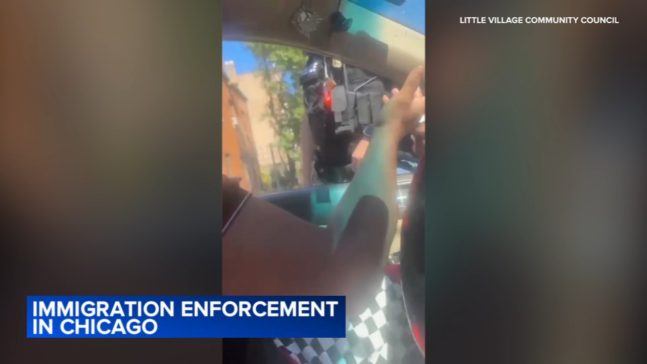ICE agents appear to arrest man on SW Side as wife, 2 kids cry: VIDEO