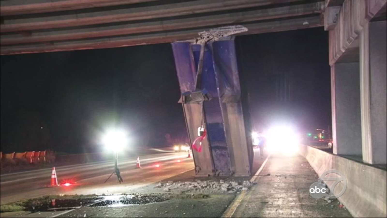 Truck slams SB 101 overpass in Palo Alto, 2 lanes closed - ABC7 San ...